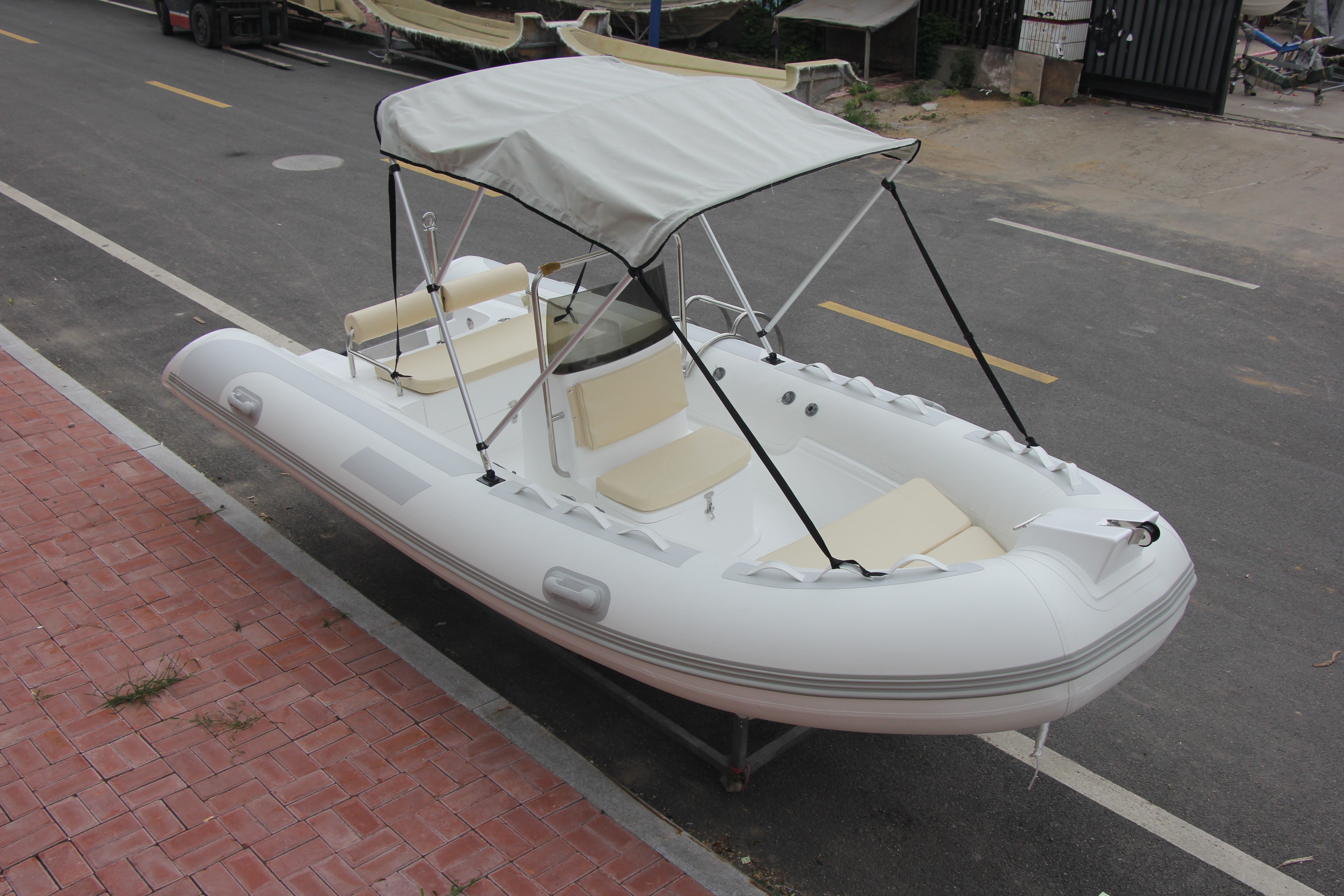 قارب RIB من الألياف الزجاجية ع - مراجعة Fishing Boat Fiberglass وسعره