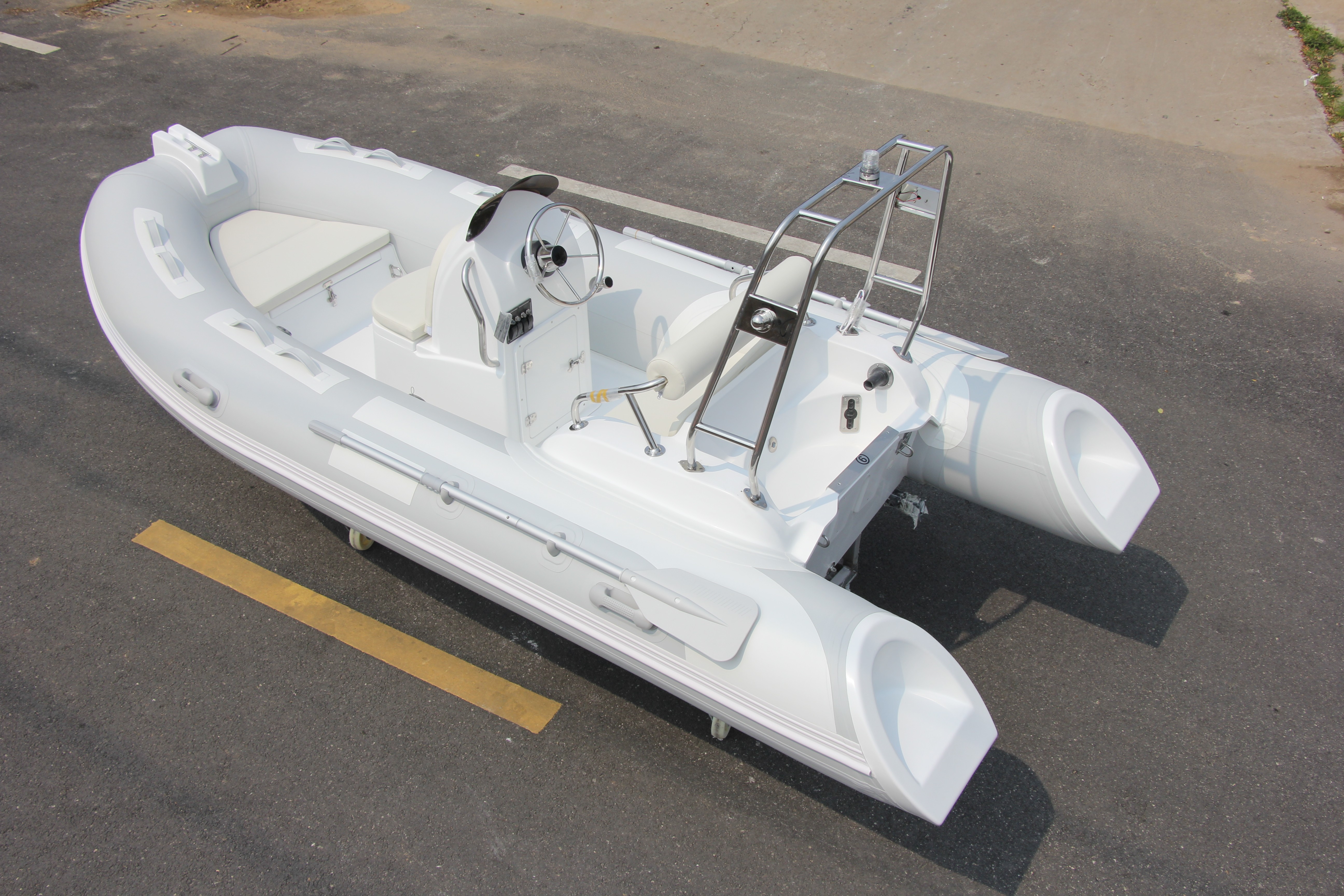 RIB قارب قابل للنفخ فاخر من ال - مراجعة Fishing Boat Fiberglass وسعره