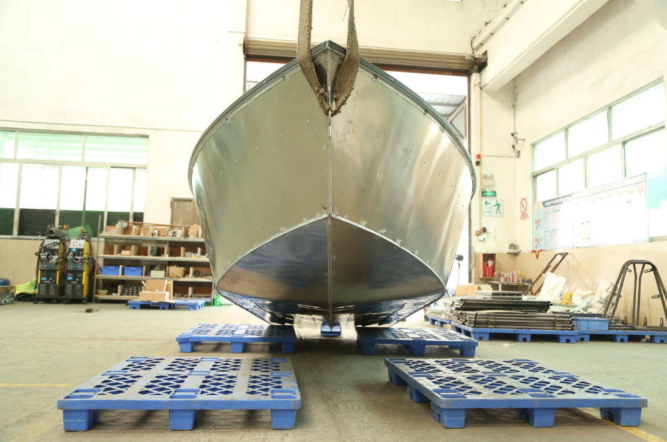 قارب صيد من الألومنيوم بطول 12 - مراجعة Fishing Boat Aluminum وسعره